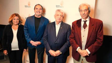 Santarcangelo. Il Premio Guerra a Sokurov: «Quando ascolti le poesie di Tonino pensi alla Bibbia. Tutto è bello in lui»