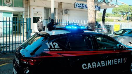 Riccione, aggredisce la compagna e si scaglia contro i Carabinieri: 65enne arrestato
