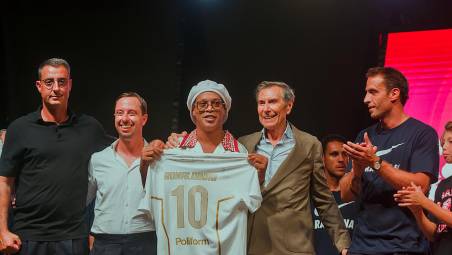Arriva anche l’annuncio del Ravenna: «Il ritorno è reale: la magia di Ronaldinho il 15 novembre al Benelli»