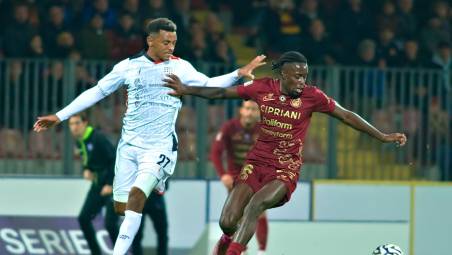 Un’immagine di Joshua Tenkorang in azione (foto MASSIMO FIORENTINI)