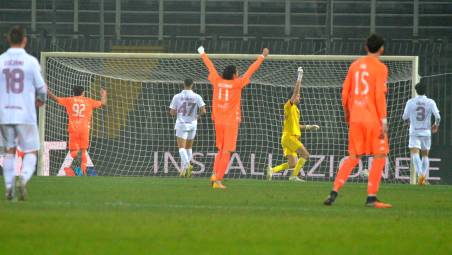 La rete di Bonetti che porta avanti il Renate nel primo tempo (foto MASSIMO FIORENTINI)