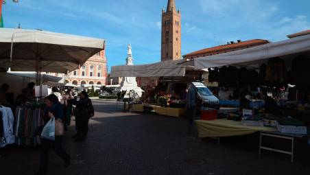 Il mercato ambulante in centro storico