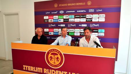 Il tecnico Andrea Mandorlini, il vice presidente Ariedo Braida e il diesse Davide Mandorlini (foto Massimo Fiorentini)