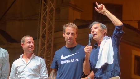 Ariedo Braida (a destra) con Ignazio Cipriani e Paolo Scocco alla presentazione del Ravenna nell’estate 2025 (Fiorentini)