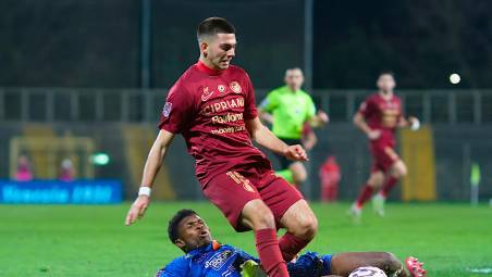 Cristian Spini in azione con la maglia giallorossa foto MASSJMO FIORENTINI