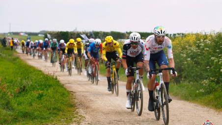Ciclismo, Baroncini, che sfortuna: sospetta frattura alla clavicola