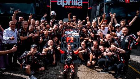 Festa grande in casa Aprilia dopo l’ottimo secondo posto ottenuto domenica da Marco Bezzecchi sul circuito di Assen dietro Marc Marquez