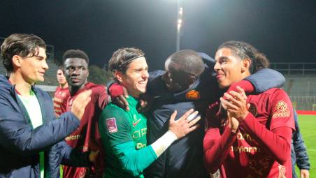 Il veterano Stefano Okaka festeggia con i debuttanti Stagni e Zakaria (Fiorentini)