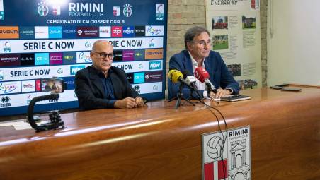 A sinistra il direttore sportivo biancorosso Antonio Di Battista, a destra il direttore generale Giuseppe Geria foto TOMMASO MOROSETTI
