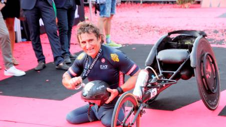Il grande Alex Zanardi all’Ironman 2018 (Fiorentini)