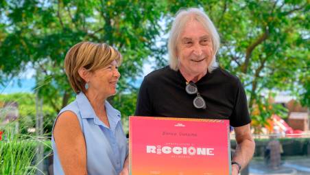 La sindaca Daniela Angelini con il regista Enrico Vanzina