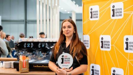 Giulia Ruscelli è barista al Lovo Bar e Pasticceria di Forlì