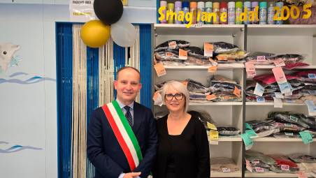 Meldola, “grazie Mary per la passione al servizio della comunità”: l’omaggio al ventennale della Lavanderia 2M