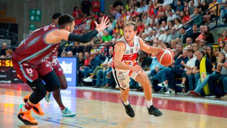 Davide Denegri in azione: la Dole Rimini sfiderà Pesaro in semifinale venerdì 18 settembre