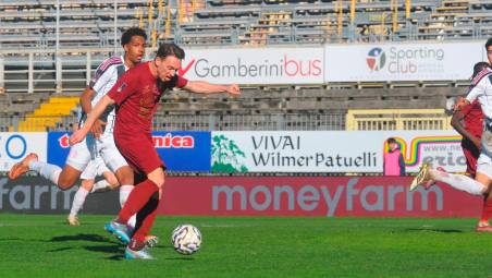 L’attaccante Manuel Fischnaller porta in vantaggio il Ravenna (foto MASSIMO FIORENTINI)