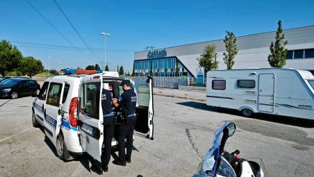 Santarcangelo, allontanate quattro carovane di nomadi dalla zona artigianale