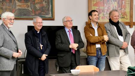 Da sinistra Arturo Alberti, il vescovo Antonio Giuseppe Caiazzo, il presidente di Orogel Bruno Piraccini, il vice presidente Fondazione Romagna Solidale Daniele Mengozzi e il presidente For Mario Righi