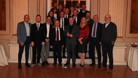 Rimini. Lucarelli fa il pieno a teatro per le vittime di reato