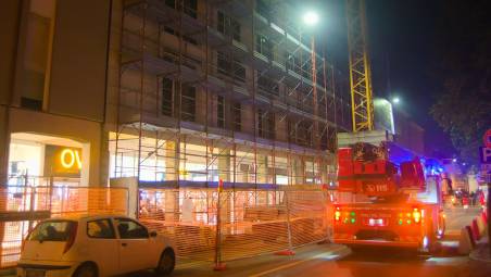 I pompieri sul posto (foto Fiorentini)