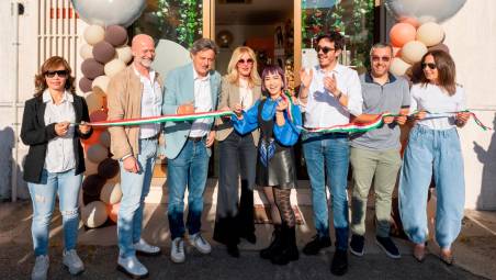 Dal Vietnam a Forlì per aprire il suo salone da parrucchiera: “Un rituale di benessere dedicato alle donne”