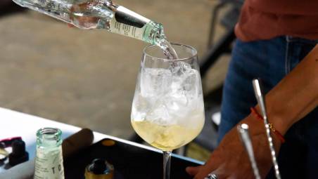 Cervia, Tramonto DiVino torna il 24 luglio con Gin e Vermouth protagonisti