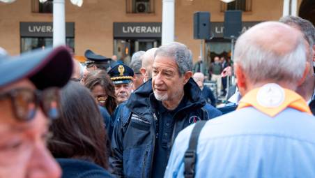 Il ministro della Protezione Civile Nello Musumeci a Faenza (Foto Mauro Monti Mmph)