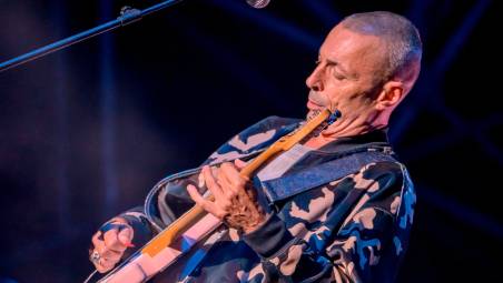 Riccione, la pioggia non ferma l’energia di Alex Britti VIDEO GALLERY