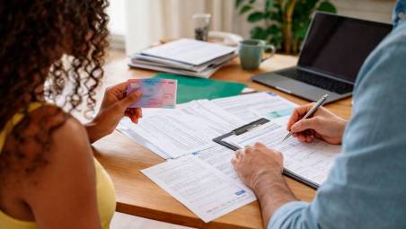 Ravenna, convivenza negata a partner irregolare: coppia vince la causa contro il Comune