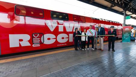 Ecco il treno Riccione: per due anni sarà l’ambasciatore della riviera VIDEO