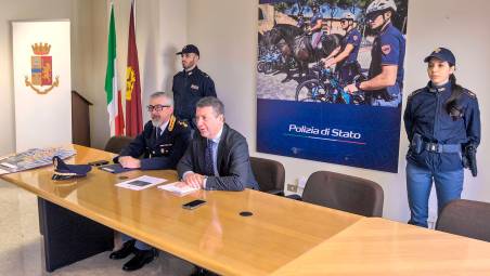 Il questore di Ravenna Gianpaolo Patruno e il dirigente dell’Anticrimine Claudio Cagnini - Foto Massimo Fiorentini