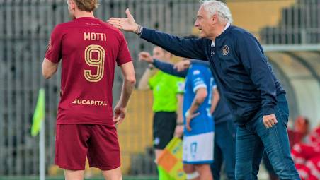 Matteo Motti con il tecnico Andrea Mandorlini (foto Massimo Fiorentini)