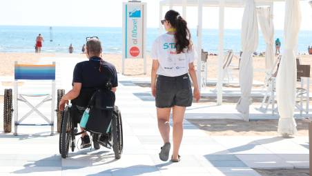 Rimini, “Spiaggia libera tutti”: quasi 3.900 persone accolte, il 22,5% proviene dall’estero