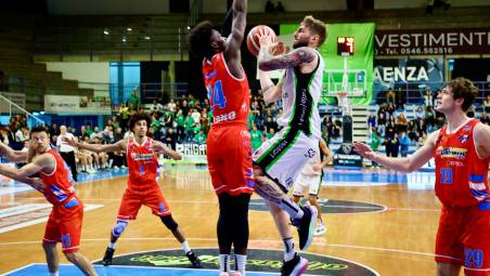 Petrucci ha trascinato i Blacks Faenza (foto Mmph)