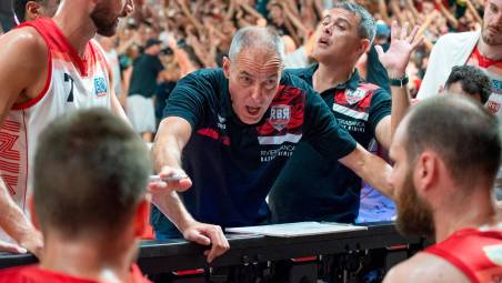 Il confermato allenatore biancorosso Sandro Dell’Agnello (foto Morosetti)