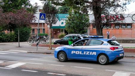 Una pattuglia del commissariato di Imola