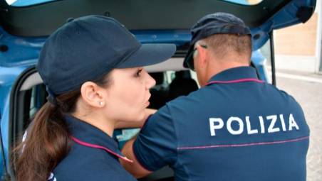 Cesena, estorsione al parco: portano via 5 euro a un minore. Denunciati grazie a YouPol