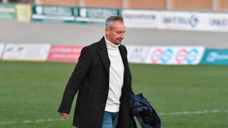 L’allenatore del Forlì Mauro Antonioli (Foto: Fabio Blaco)