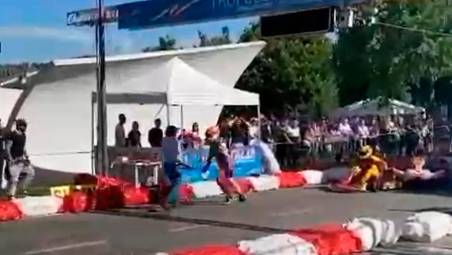 Cesena, un kart si ferma alla partenza della gara: incidente e tensione, poi tutto si ricompone VIDEO