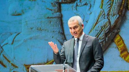 Rimini. Il sindaco Sadegholvaad traccia la rotta del turismo fino al 2030: «Il privato deve tornare a investire»