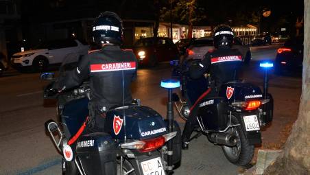 Controlli dei Carabinieri a Cesenatico e Gambettola: 7 denunce per alcol, droga, armi e furto