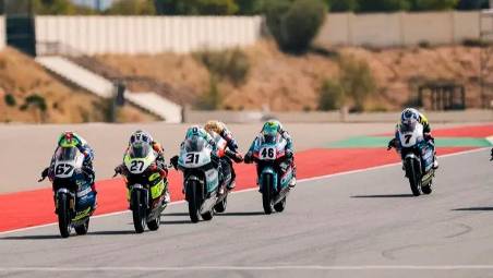 Il vittorioso arrivo in volata di Lorenzo Pritelli sul circuito di Aragon