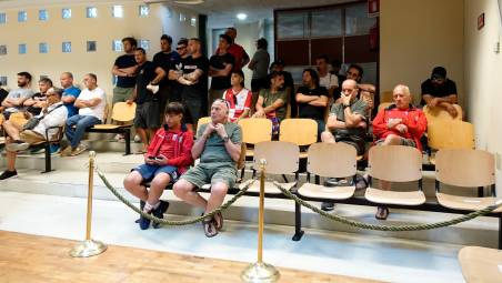 I tifosi biancorossi che ieri hanno assistito alla Commissione