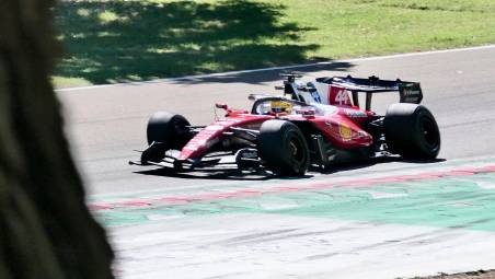 Lewis Hamilton in prova oggi a Imola (foto Mauro Monti Mmph)
