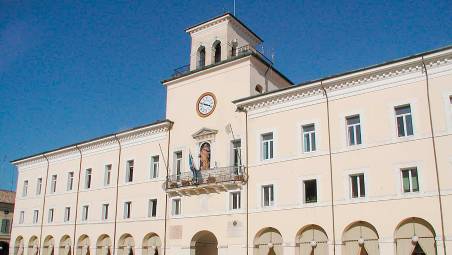 Lavoro a Cervia, il Comune cerca 5 figure a tempo indeterminato: come candidarsi