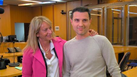 Stefano Molducci con la sua avvocata Claudia Battaglia dopo l’assoluzione in primo grado a Ravenna