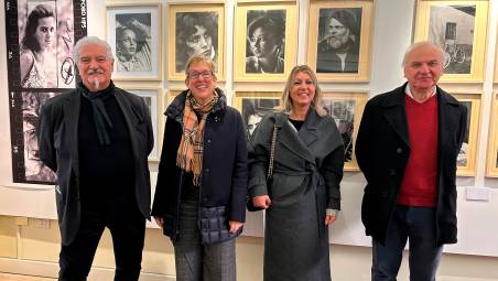Un momento dell’inaugurazione della mostra: da sinistra Mario Beltrambini, Roberta Armuzzi, Francesca Riceputi e Giuseppe Pazzaglia