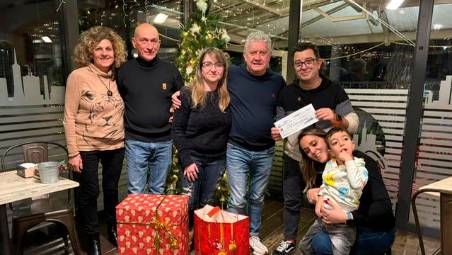 La consegna dell’assegno