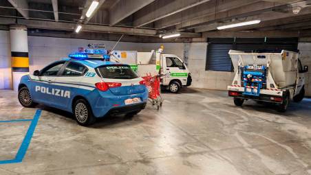 La polizia al parcheggio Machiavelli