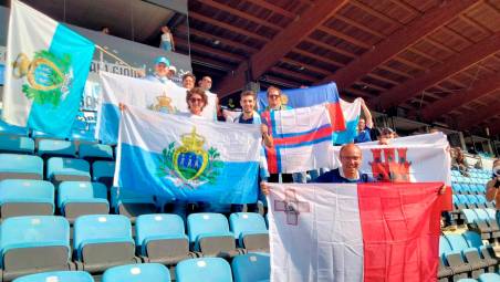 Calcio, i tifosi della Nazionale di San Marino alleati con i colleghi dei piccoli Stati: “Non toglieteci le gare contro le big d’Europa”
