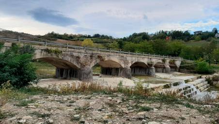 Partono domani a Linaro i lavori per sistemare il ponte sul fiume Borello: cambia la viabilità sulla Sp 29